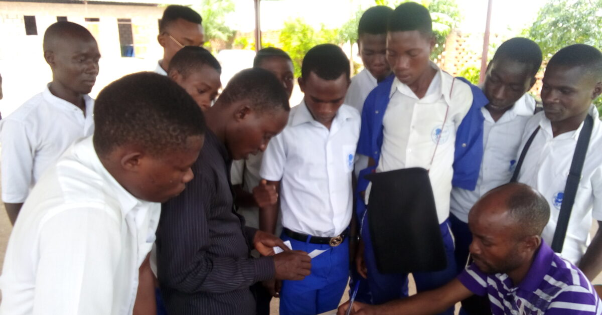 Youth-led monitoring project in DRC – 1st year impact Evaluation